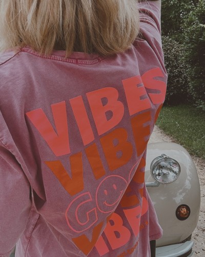 t-shirt rose good vibes oversize